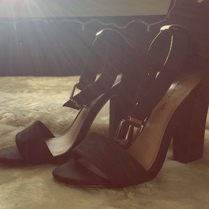 Size 5, black, call it spring heels.
